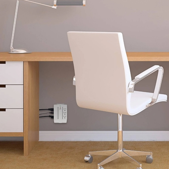 Globe Electric's 6 Outlet Swivel Surge Protector Wall Adapter White - Picture 6 of 7